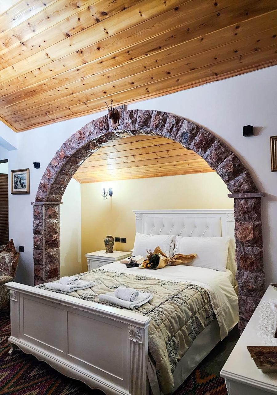 Villa Parku Rinia Korce Buitenkant foto